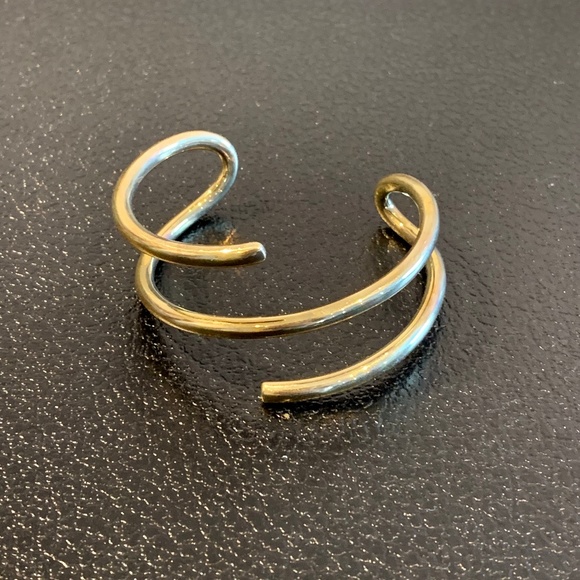 Half Saturn Cuff - Picture 4 of 5